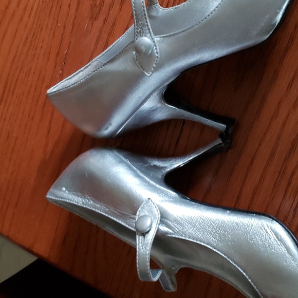Silver BCBgirls high heel shoes - Picture 5 of 5